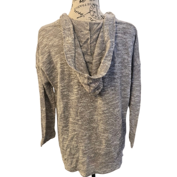 Old Navy Women's Light Gray Knit Hoodie - Picture 4 of 4